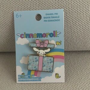LOUNGEFLY CINNAMOROLL POP OUT OF PRESENT 3 D ENAMEL PIN NEW IN PACKAGE